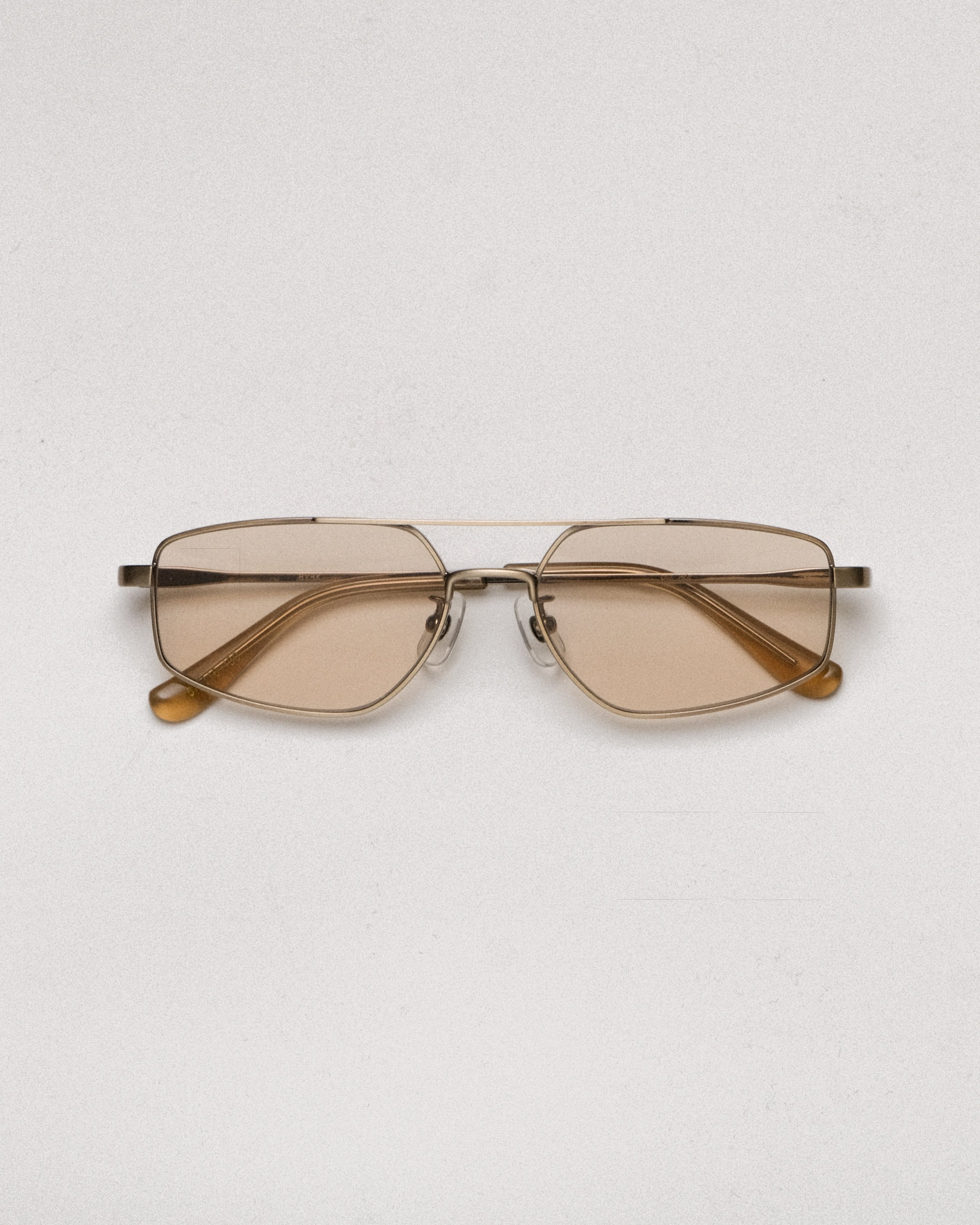 NIKI eyewear - Sable (antique gold)
