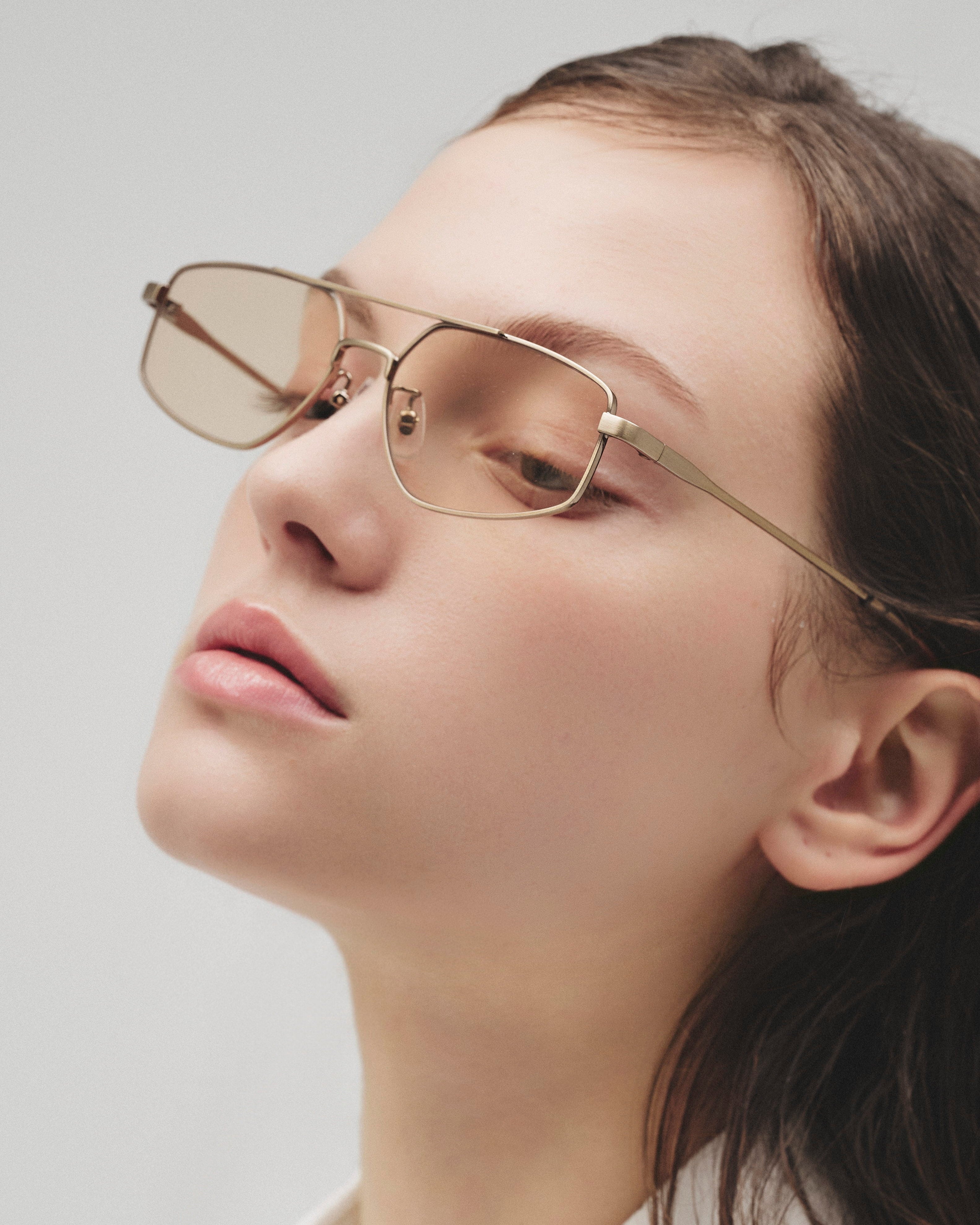 NIKI eyewear - Sable (antique gold)