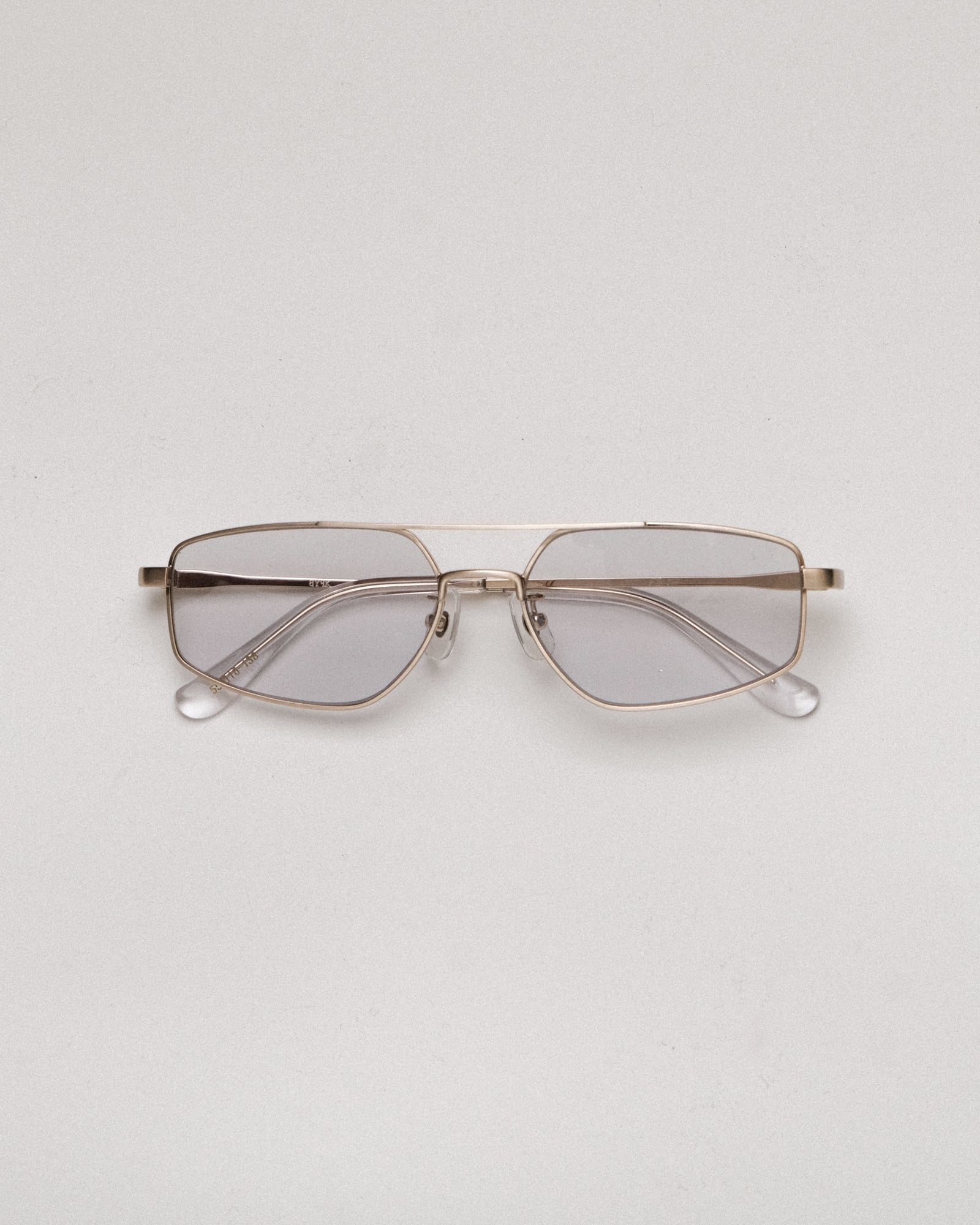 NIKIのアイウェア[niki eyewear - sable / gold] レンズカラー : light smoke