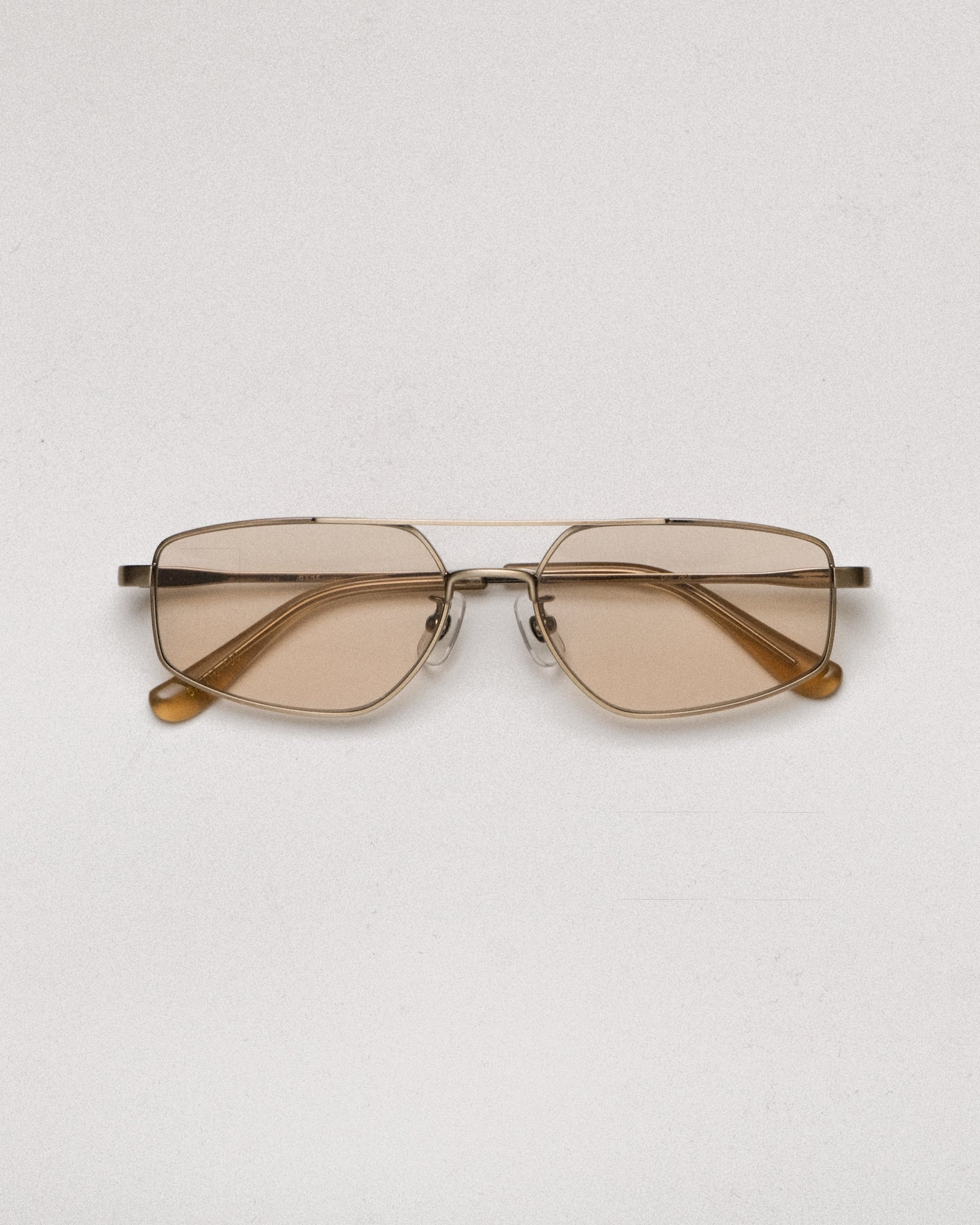 NIKIのアイウェア[niki eyewear - sable / antique gold] レンズカラー : light brown